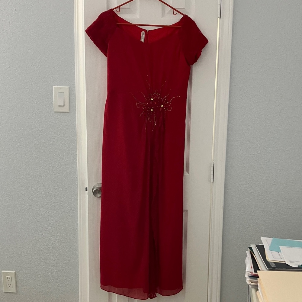 Elegant Red Evening Dress